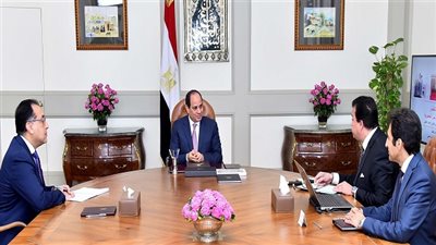 الرئيس السيسي يجتمع مع رئيس الوزراء ووزير التعليم العالي والبحث العلمي