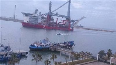 اغلاق موانئ السويس لسوء الاحوال الجوية