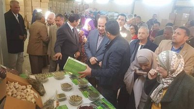 محافظ الفيوم يُحيل عدداً من العاملين المقصرين بالوحدة الصحية بالكعابي للتحقيق