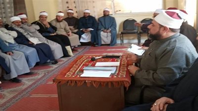 وكيل أوقاف السويس يشدد التزام الآئمة والدعاة بالزى الازهرى 