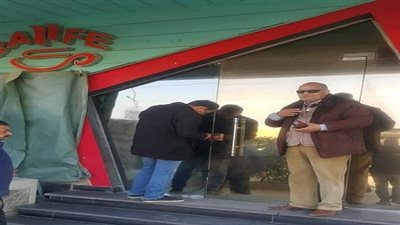 غلق وتشميع كافية ومطعم مخالف بشارع الخمسين  بزهراء المعادى 