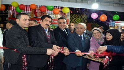 مرزوق والفيومي وحسب الله  يفتتحون معرض الاسرة بالمؤسسة العمالية بشبرا الخيمة