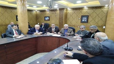 عجلان يجتمع بمديري الادارات للاستعداد لامتحانات نصف العام 