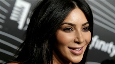 ما هي الأم البديلة التي تلجأ إليها كيم كارداشيان بدل الحمل؟