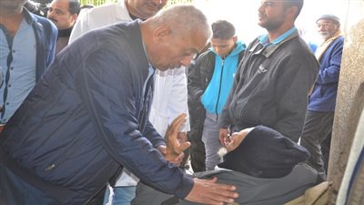 بالصور.. المحافظ يتابع تطوير مبنى الحماية المدنية ومركزالغسيل الكلوي بالسويس