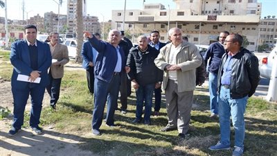 محافظ السويس من الكورنيش القديم: انشاء حديقة عامة وممشي للاهالى