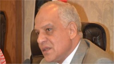 محافظ الجيزة: إصلاح معدات النظافة المتوقفة والدفع بها بالمناطق الشعبية