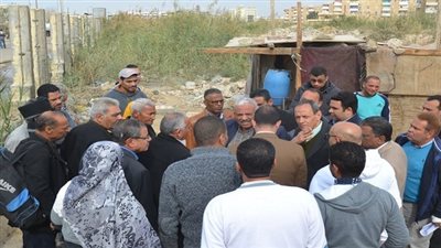 محافظ السويس يشدد بازالة اكشاك حى فيصل العشوائية
