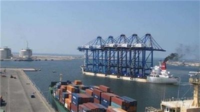 تداول 592 شاحنة بموانىء البحر الاحمر