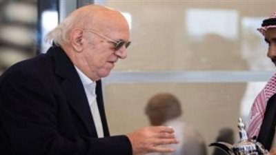 عمر خيرت يصل السعودية لإحياء حفل بمهرجان طنطورة