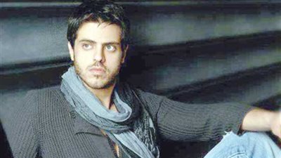 نجاة طارق صبري من حادث طائرة قبل إقلاعها من مطار القاهرة 