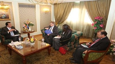 وزير التعليم العالى يبحث دعم أوجه التعاون مع سفير الاتحاد الأوروبى
