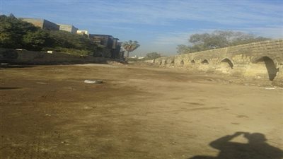 نائب المحافظ: الانتهاء من رفع مخلفات الردتش والقمامة والمدابغ والجلـود بسـور مجرى العيون 