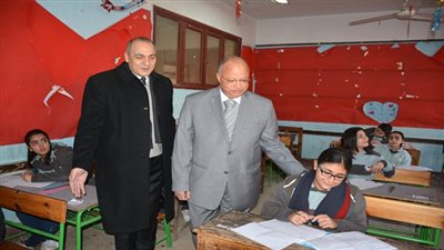 محافظ القاهرة يتفقد امتحانات الفصل الدراسي الأول للشهادة الاعدادية