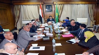 مرزوق يجتمع بأعضاء مجلس نواب شبرا الخيمة لمتابعة منظومة النظافة بشبرا الخيمة