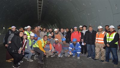 هيئة قناة السويس تنظم جولة تفقدية لوفد وزارة الهجرة لأنفاق الإسماعيلية