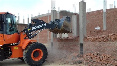 الموجة الـ 12 تواصل استرداد حق الشعب بتنفيذ 65 قرارا إزالة وتعدي بالسويس