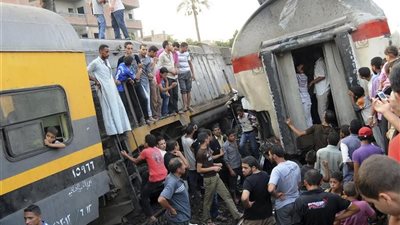 اصطدام قطار بسيارة نصف نقل بمزلقان أبو المعاطي بقليوب 