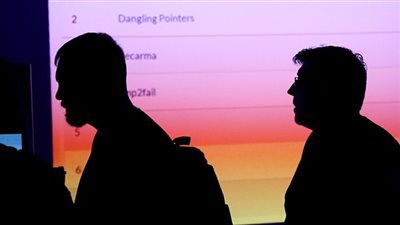 هاكرز يعزلون دولة كاملة عن العالم