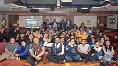 خلال زيارة الأقصر.. وزيرة الهجرة تكرم شباب المصريين بالخارج لإصرارهم على تحدث اللغة العربية 