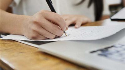 حقيقة توقف الامتحانات بالمدارس والجامعات يوم الخميس المقبل