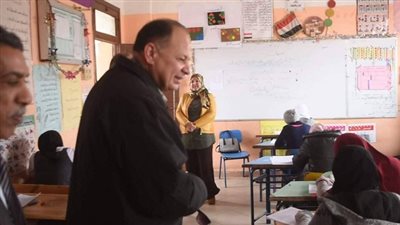 محافظ الفيوم يتفقد لجان امتحانات الشهادة الإعدادية 