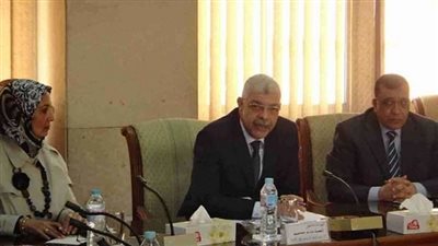 القاصد يشكل لجنة لتنظيم معرض الكتاب بجامعة المنوفية