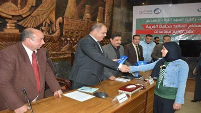 توزيع 75 شهادة أمان على 75 سيدة من الأرامل والمطلقات بالغربية