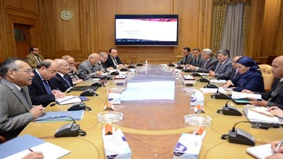 وزراء الإنتاج الحربي والتنمية المحلية والبيئة في ألمانيا للقضاء على المخلفات