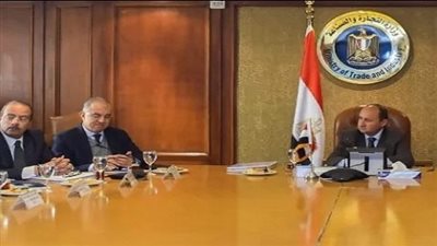 نصار يبحث مع 