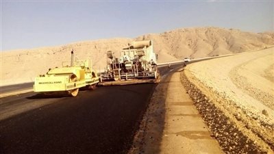 وزير النقل: مشروع ازدواج طريق أسيوط- سوهاج الصحراوى الشرقى يساهم فى تسهيل انتقال المواطنين