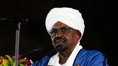 البشير: اعتقال عناصر من متمردى دارفور أقروا بقتلهم متظاهرين بالسودان