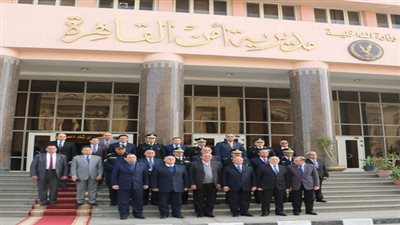 بمناسبة عيد الشرطة محافظ القاهرة يقدم التهنئة لمدير أمن القاهرة