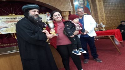 اسقف السويس يسلم الفائزين بالمراكز المتقدمة كؤوس مهرجان الكرازة المرقسية
