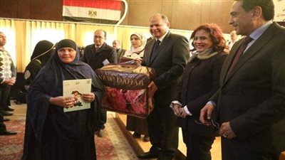 محافظ الفيوم يُكرم السيدات المتميزات المشاركات فى مبادرة 