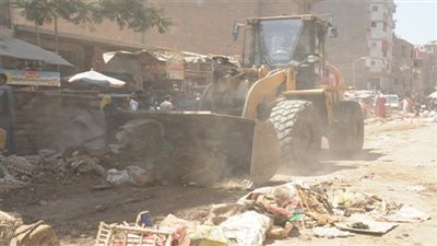 رفع تراكمات القمامة وتجريـد الاتربة بالمقطم
