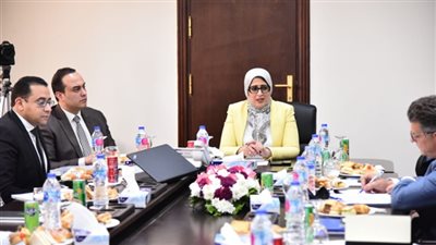 وزيرة الصحة تلتقي ممثلي 