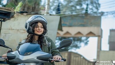 بالصور.. اول بايكر تصدر رخصة قيادة على مستوى الدقهلية