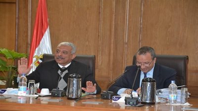 محافظ السويس يطالب طلاب الجامعة بالمشاركة فى اعمال تجميل المدينة استعدادا لاستقبال بطولة الأمم الأفريقية