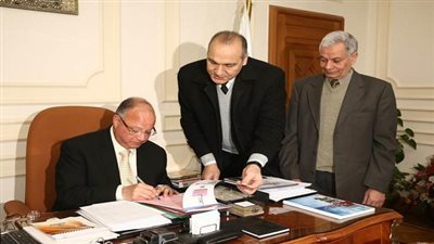 محافظ القاهرة يعتمد نتيجة الفصل الدراسي الأول للشهادة الإعدادية بنسبة نجاح 76.6 % 