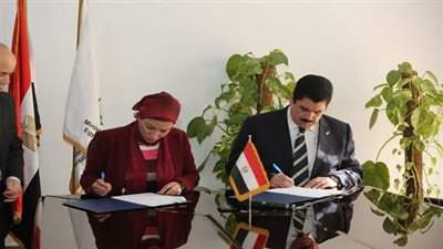 وزيرة البيئة ومحافظة القليوبية يوقعان بروتوكول لإنشاء مشتلين بشبرا الخيمة