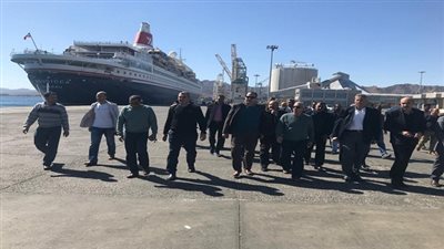 بالصور.. رئيس هيئة موانىء البحر الاحمر فى جولة ميدانية بميناء سفاجا