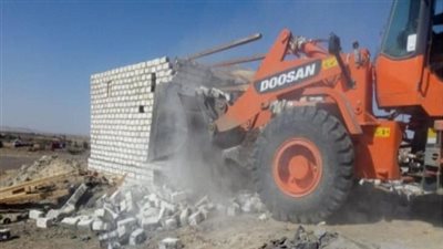 استرداد 2180 فدان أراضي املاك الدوله بالواحات البحرية