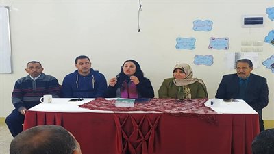 تنمية طالب التعليم الفنى واعداده لسوق العمل فى اجتماع شركة لافارج وتعليم السويس