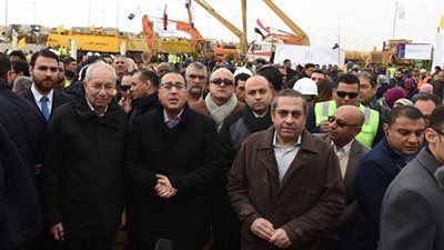 رئيس الوزراء يتفقد حى جاردن سيتى والنهر الأخضر بالعاصمة الإدارية