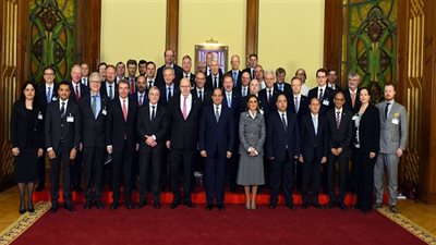 السيسي يستقبل وفداً اقتصادياً ألمانياً موسعاً يضم رؤساء كبرى الشركات الألمانية وعدد من أعضاء البرلمان الألماني