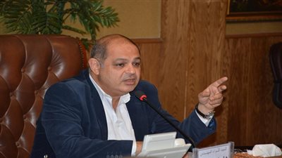 محافظ الغربية يستعرض خطط الرصف بمراكز المحافظة