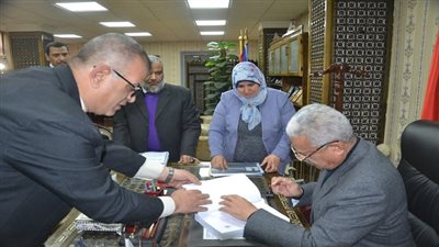 محافظ السويس يعتمد نتيجة الشهادة الاعدادية بنسبة 75.4%