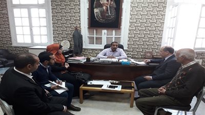 متابعة الخدمات المقدمة لسكان عمارات العشوائيات بعبور السويس