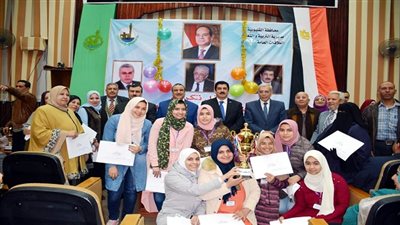 محافظ القليوبية يكرم 47 طالب وطالبة من المتفوقين في مسابقة أوائل الطلاب
